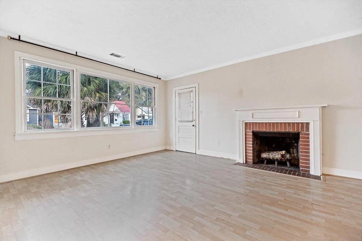 Building Photo - 1409 E 48th St