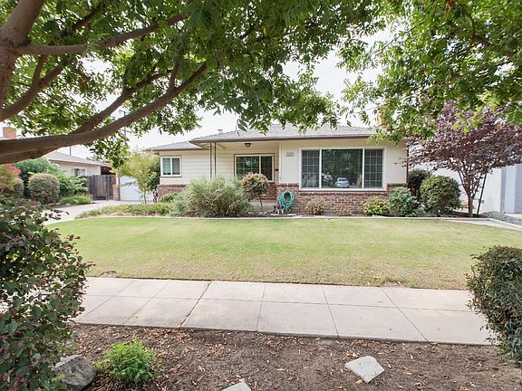 3rd image of 3522 E Redlands Ave