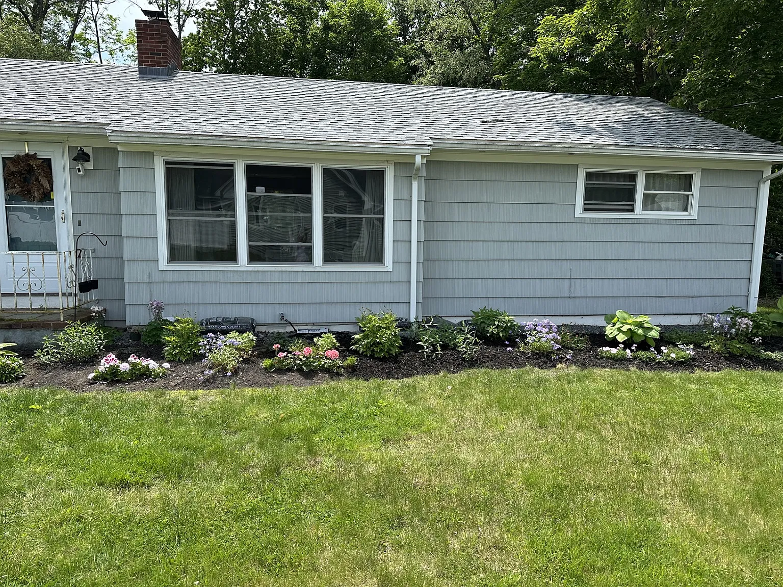 2 bed, 1.5 bath, 1372 sqft, $3,000 — Photo 1