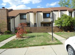 1670 Longbow Ln, Dayton, OH 45449