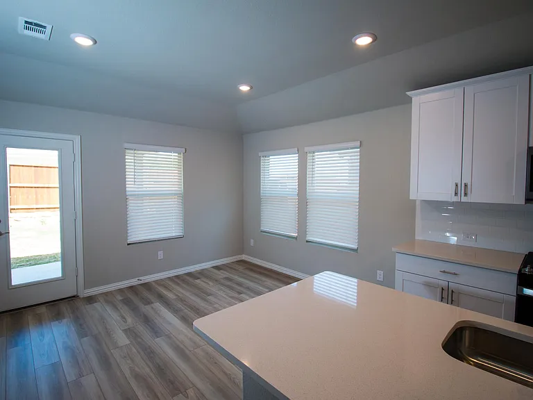 3320 Kingsdown Dr — Photo 17