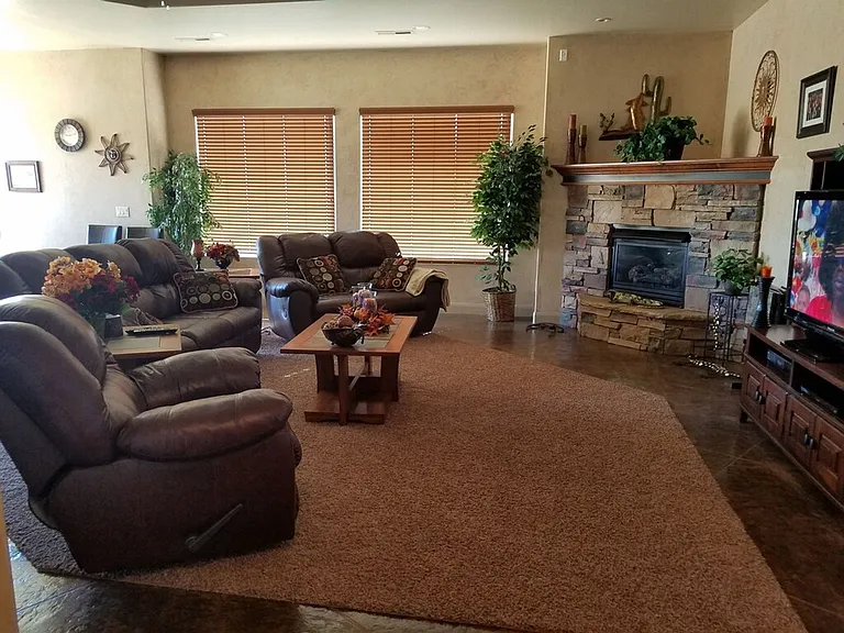 156 S Crest Line Dr — Photo 5