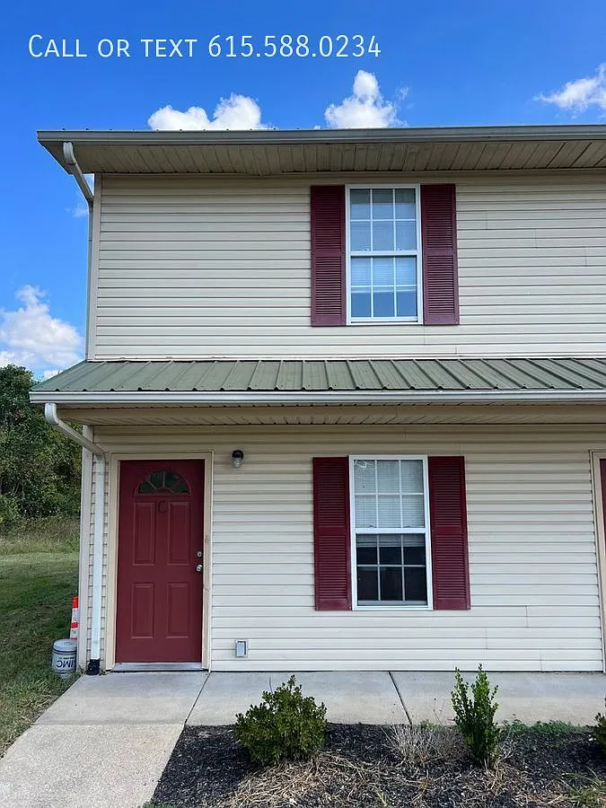 50% Off 1st Month's Rent! End Unit Conveniently Located 2BR/1.5BA Apartment in Lewisburg — Photo 1