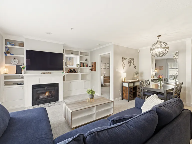 639 W 14th Ave #206 — Photo 3