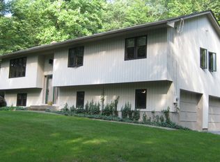 34 Bear Ct, Monroe, NY 10950