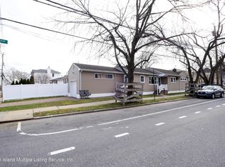 944 S Railroad Ave, Staten Island, NY 10306