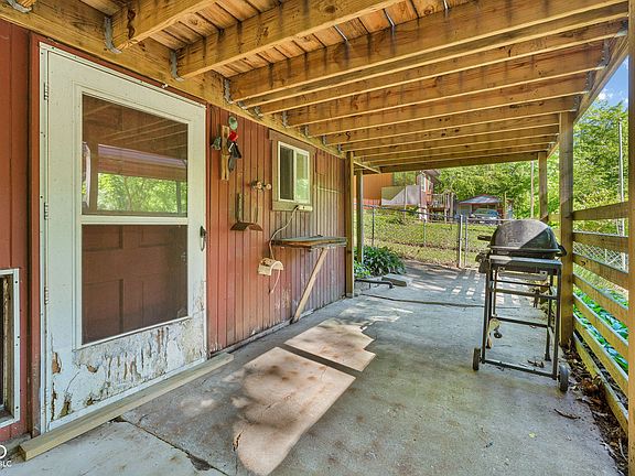 4th image of 11107 Dogwood Ln