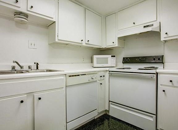 5th image of 818 Longbeach Dr