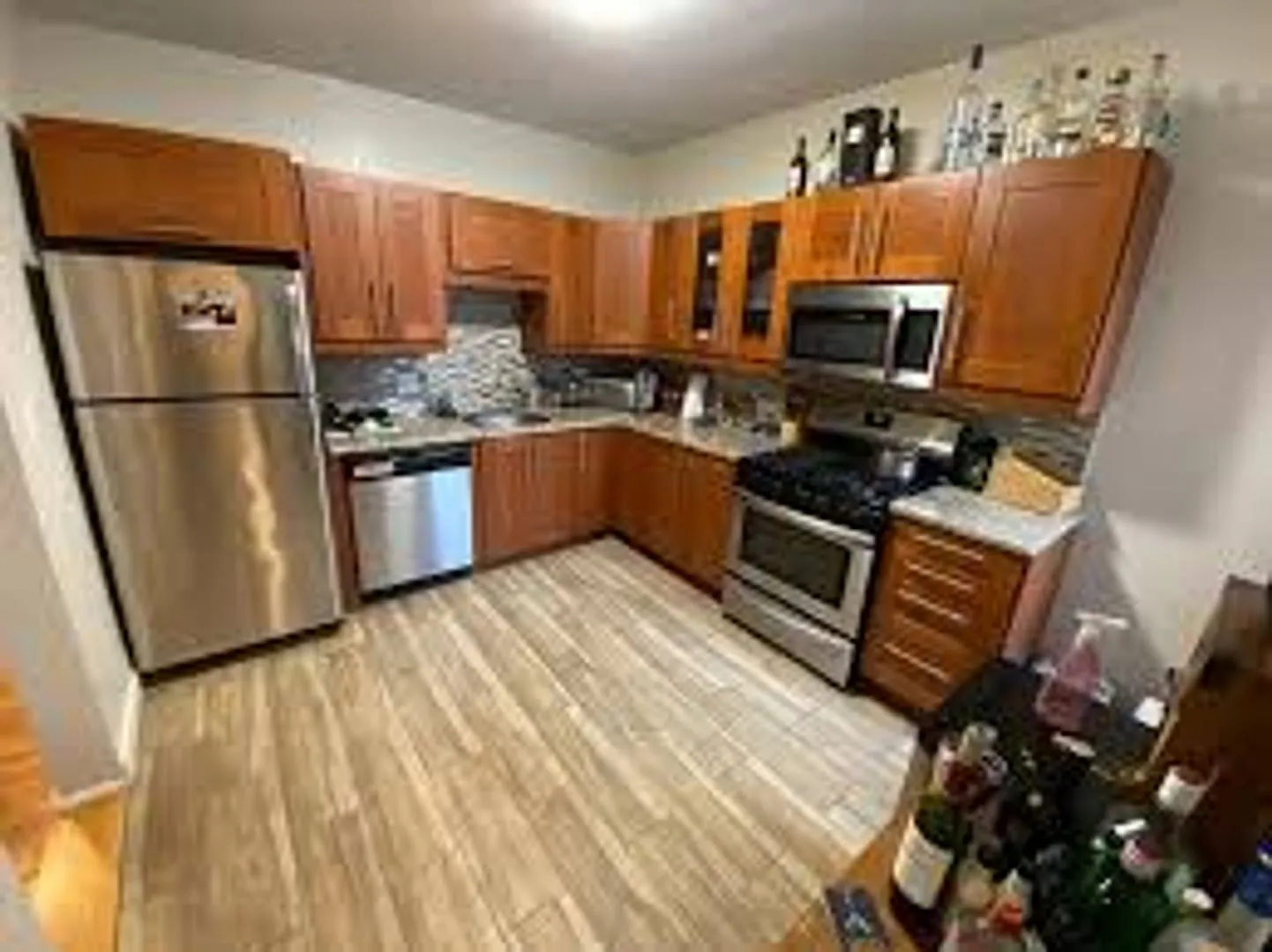 Luxury Apt in Perfect Brookline Location! Laundry in Unit! Pro Managed — Photo 1