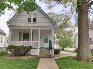 1107 W Jackson St, Bloomington, IL