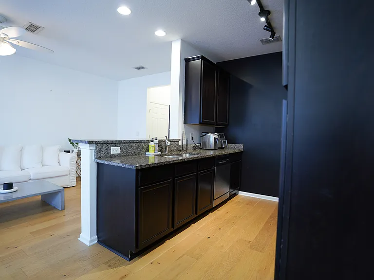 207 Moultrie Village Ln — Photo 5