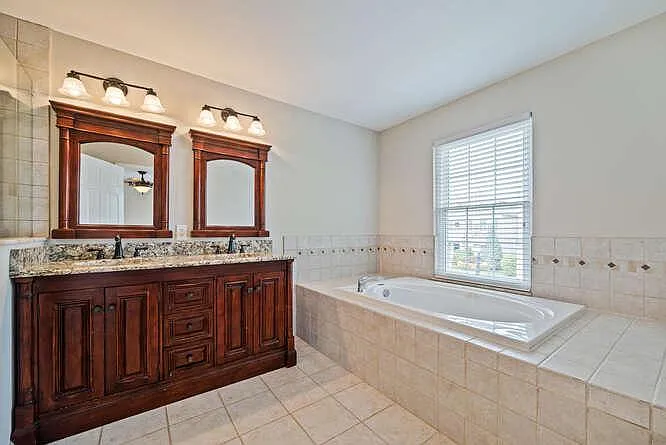 9 Inverness Dr — Photo 8
