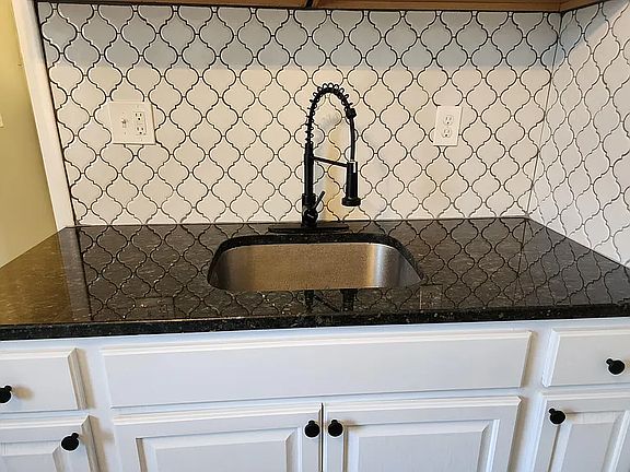 3rd image of 80 Mountain Way APT 3