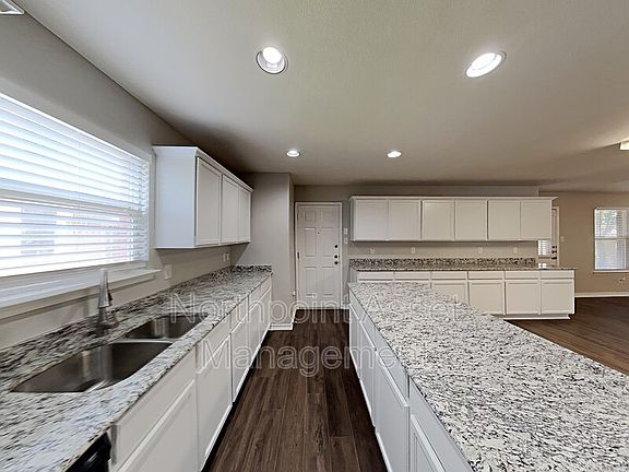 4th image of 14817 Whispering Ct