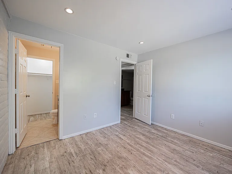 1234 N 36th St #204 — Photo 11