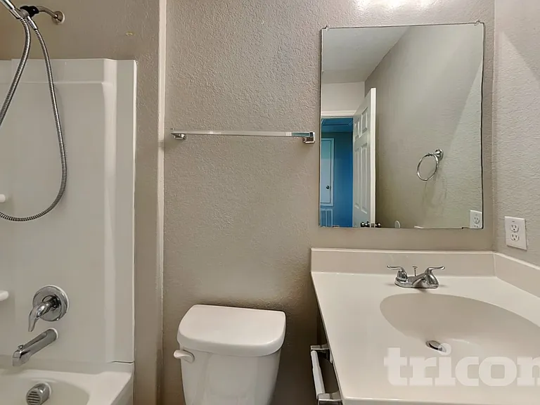 10718 Castello Cyn — Photo 15