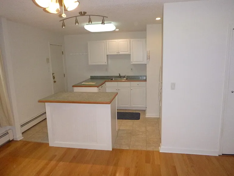 92 Edwards St #4 — Photo 3