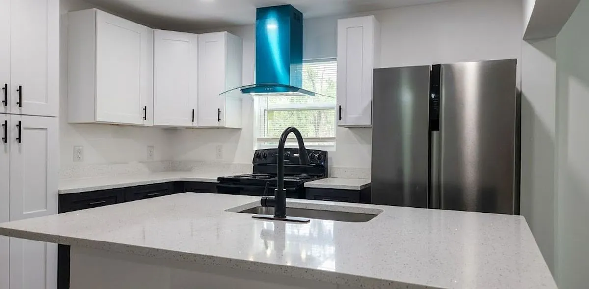 4 bed, 2.0 bath, 1409 sqft, $1,700 — Photo 3