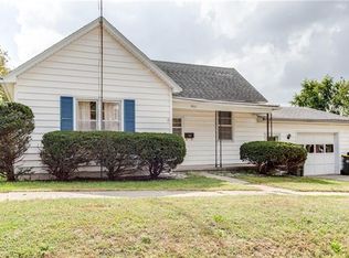 902 W William St, Savannah, MO 64485