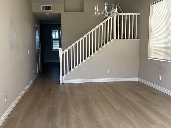 2nd image of 13525 Vinewood St