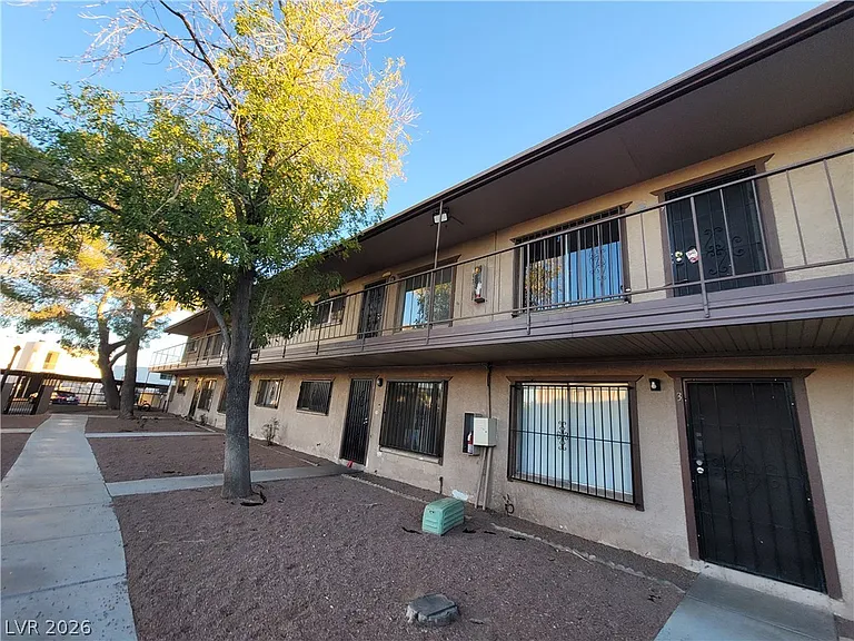 615 S Royal Crest Cir #10 — Photo 3