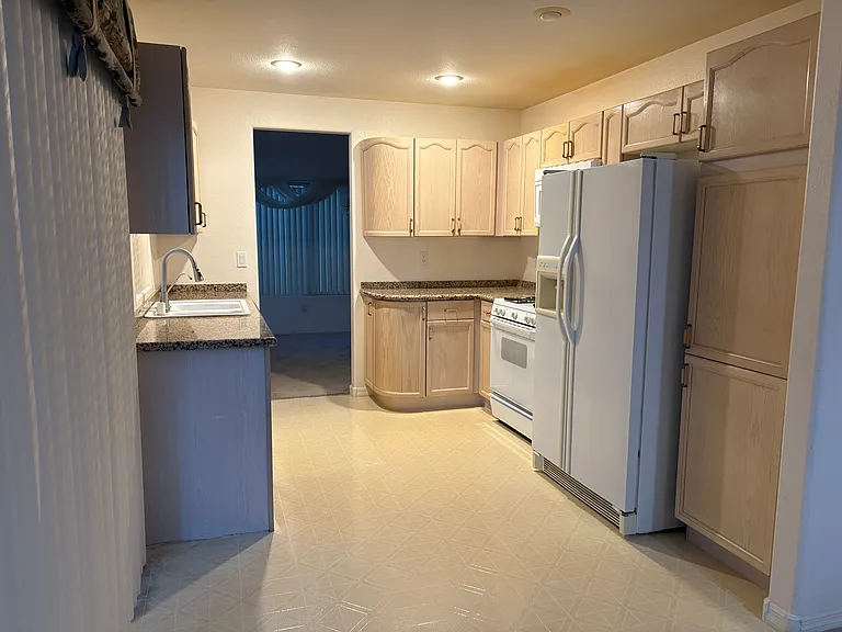 Sangria Ln — Photo 4