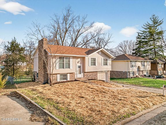 4th image of 1635 Westview Dr