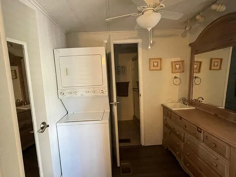 900 S Emerald Dr — Photo 14