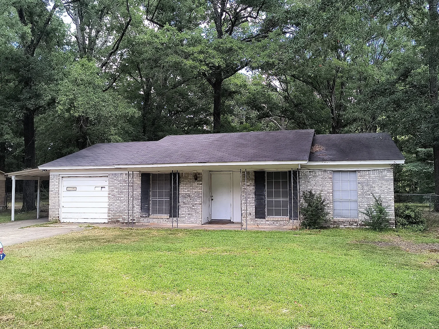 2203 Crestwood Drive - 1 — Photo 1