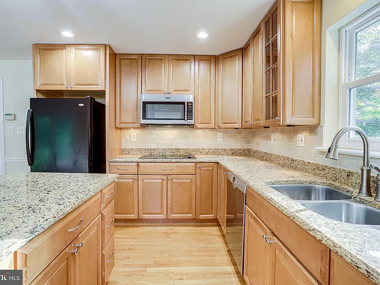 7321 Reddfield Ct — Photo 8