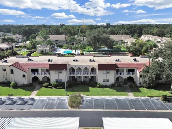 9700 Starkey Rd APT 221, Seminole, FL 33777