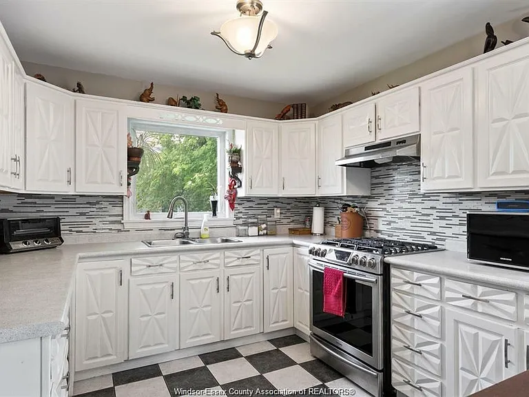 12341 Saint Denis St — Photo 18