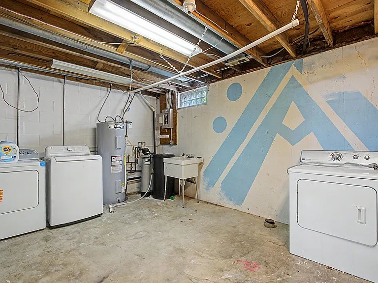 1406 Old Town Ct — Photo 40