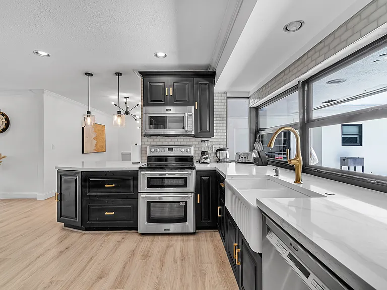 5012 Hayes St — Photo 29
