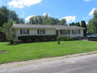312 N Rose Dr, Auburn, IL, 62615