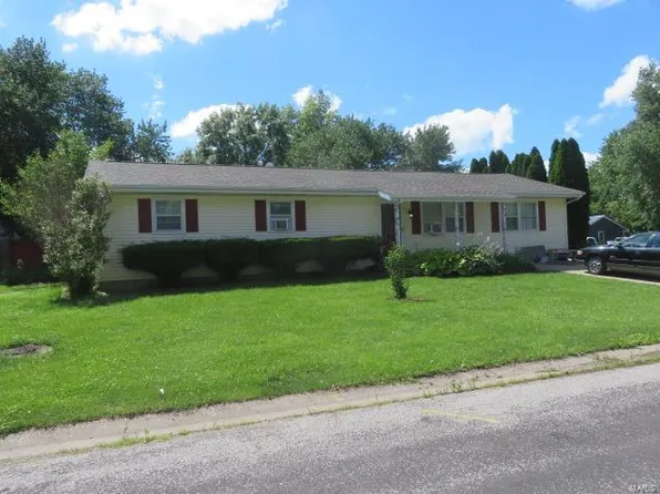 312 N Rose Dr, Auburn, IL 62615