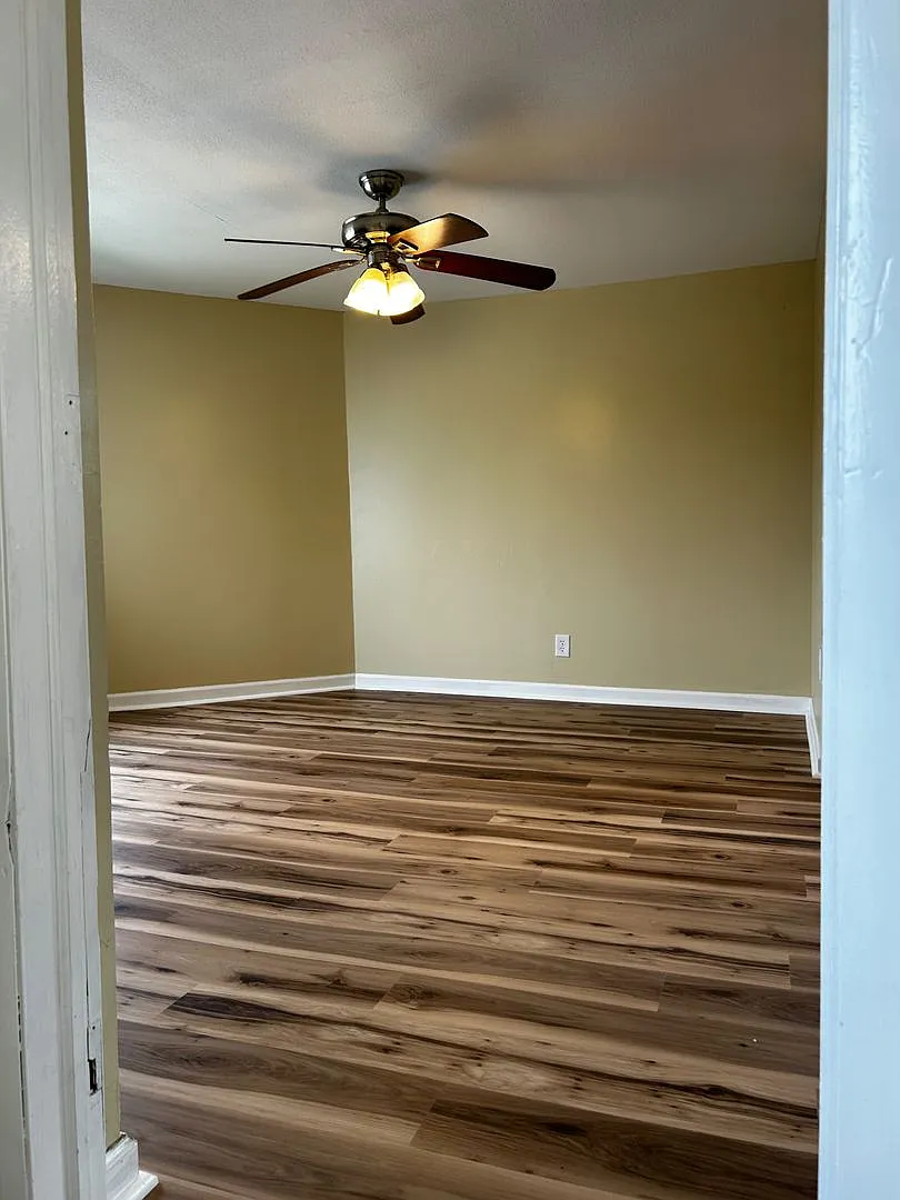 41 Fallbrook Street — Photo 3