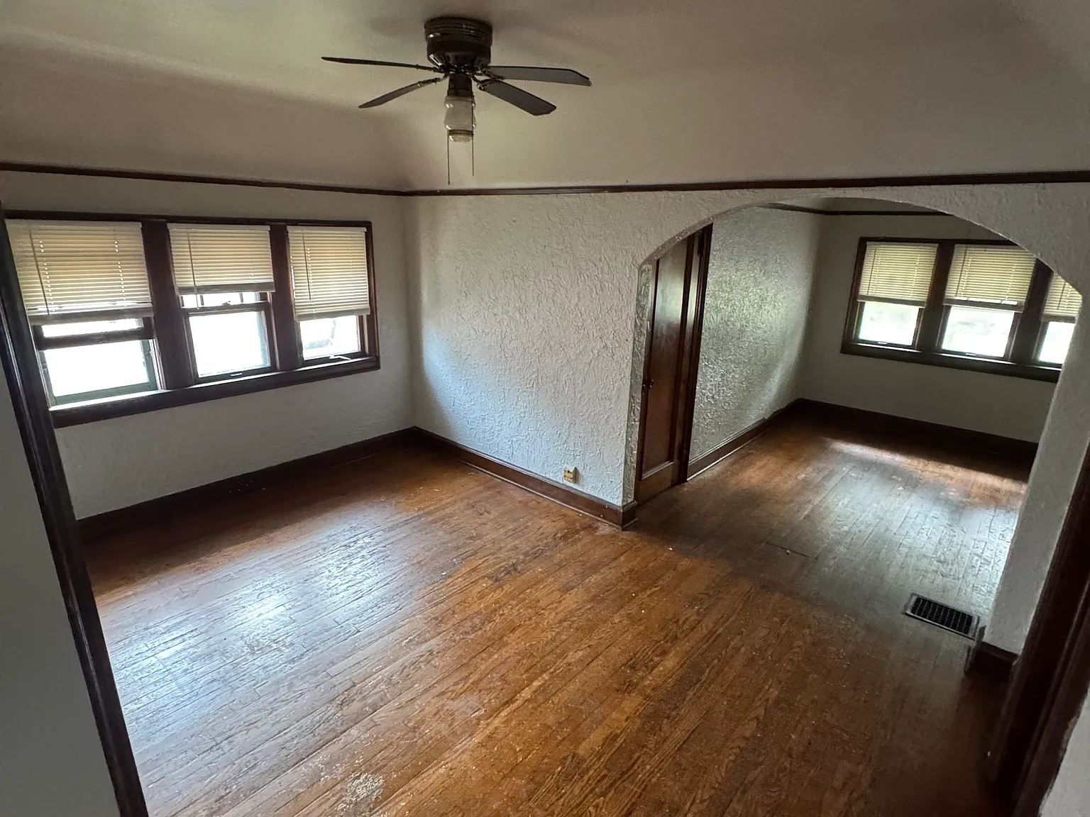 2 bed, 1000 sqft, $1,095 — Photo 3