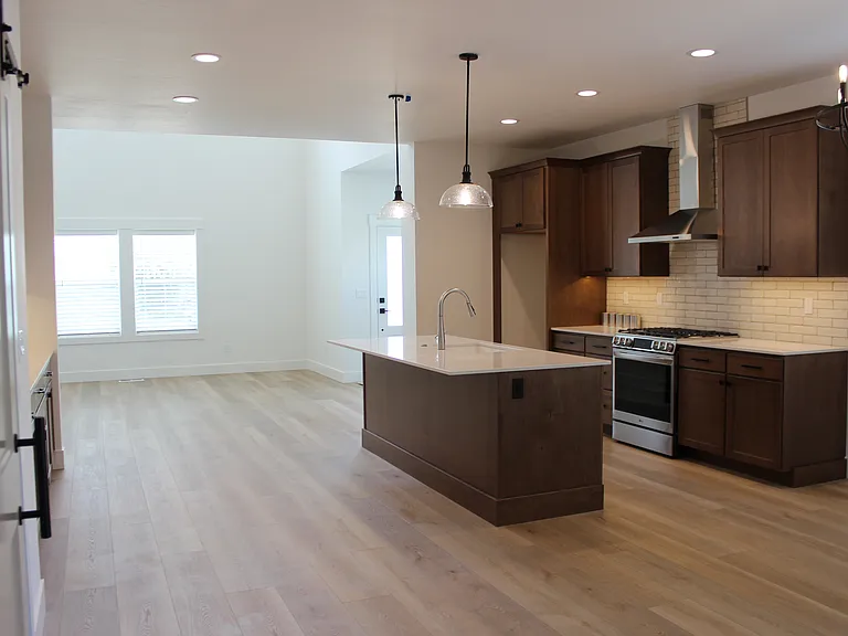 166 N Edgewood Ln — Photo 6