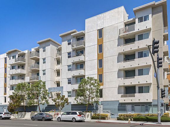 2nd image of 436 S Virgil Ave #Penthouse 10