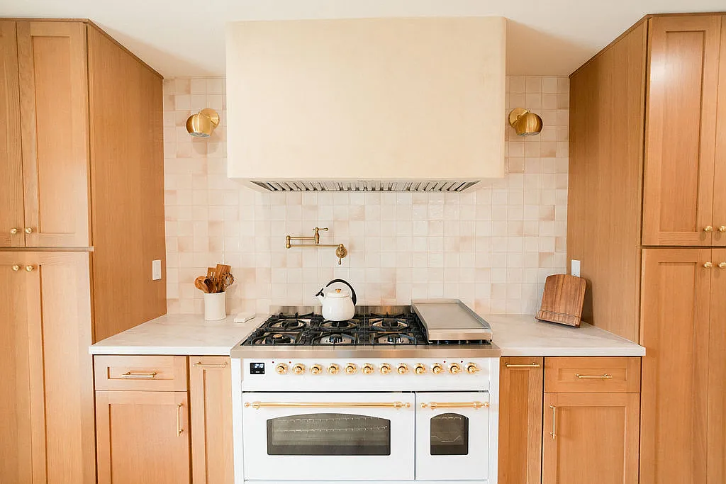 5 bed, 3520 sqft, $25,000 — Photo 1
