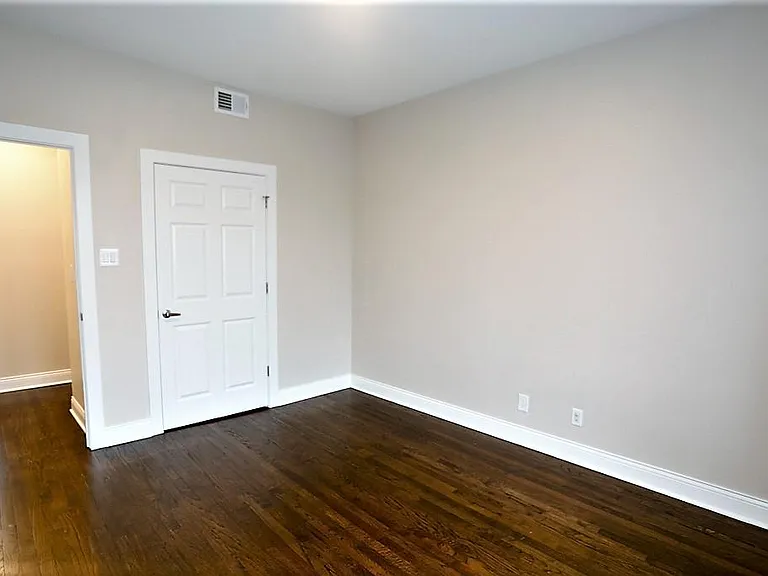 2230 N Sawyer Ave #1W — Photo 9