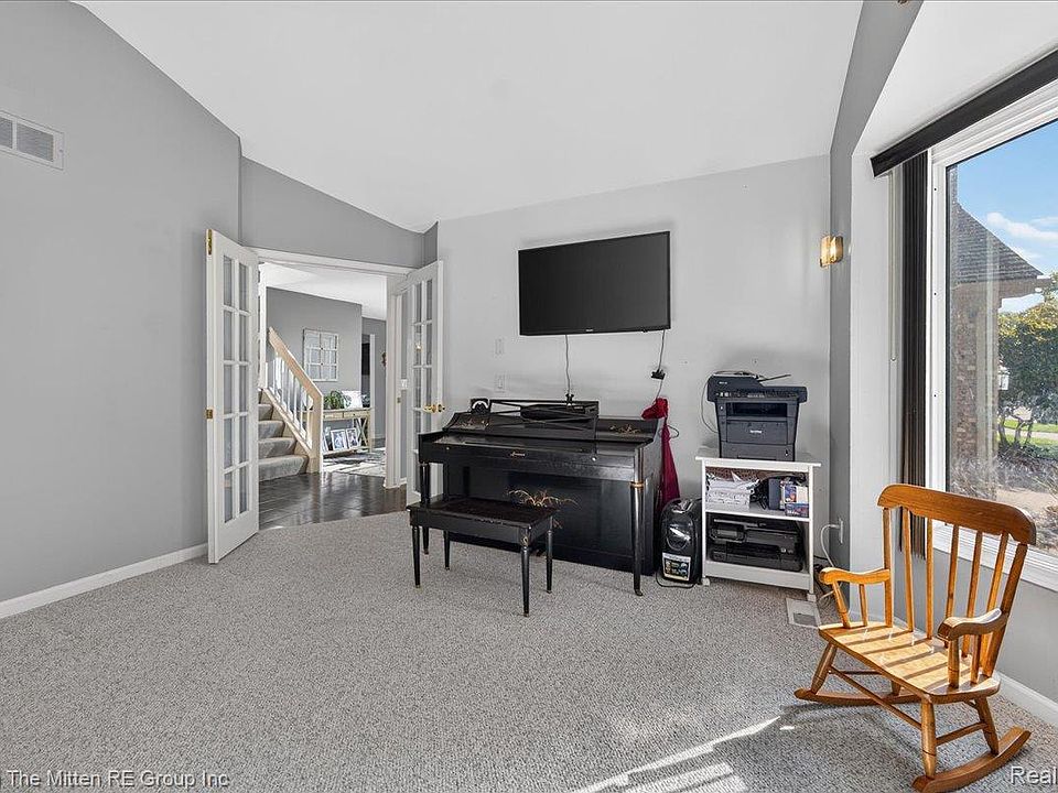 22290 Genesis Dr, photo 20