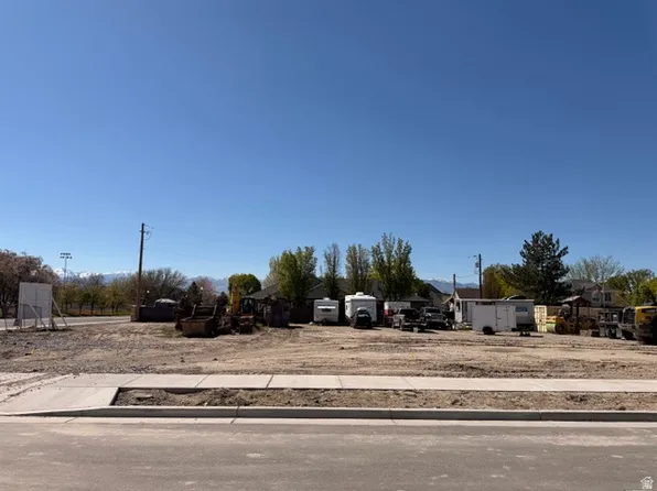 10972 S Brand Ln E, Sandy, UT 84070