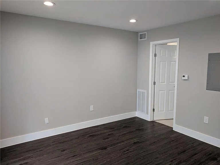 935 La Posada Dr #126 — Photo 7