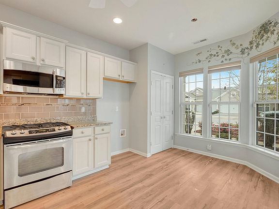 5th image of 832 Finnbar Dr