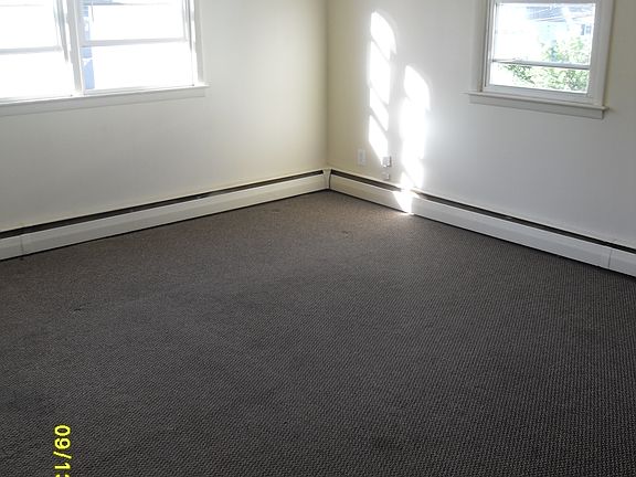 3rd image of 7 Fern St APT 8