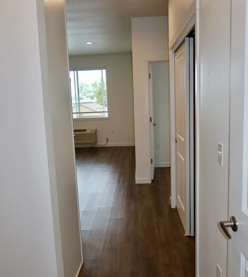 2 bed, 850 sqft, $1,750 — Photo 2