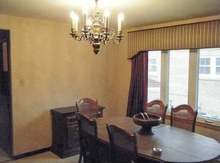 5409 W 102nd St, Oak Lawn, IL