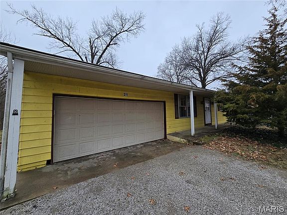 2nd image of 311 Bauer Ln